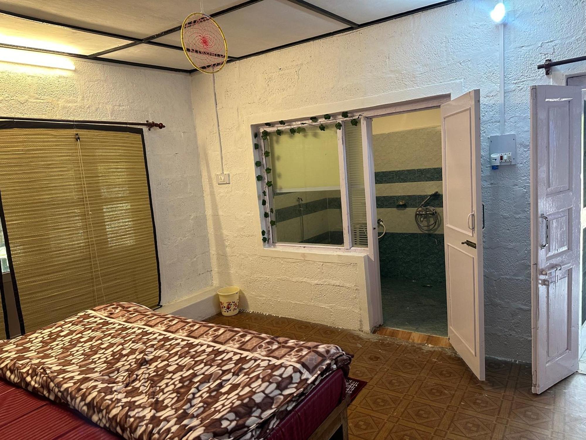 Dreamwoods A Travellers Farm Hostel Dharamshala Exterior photo